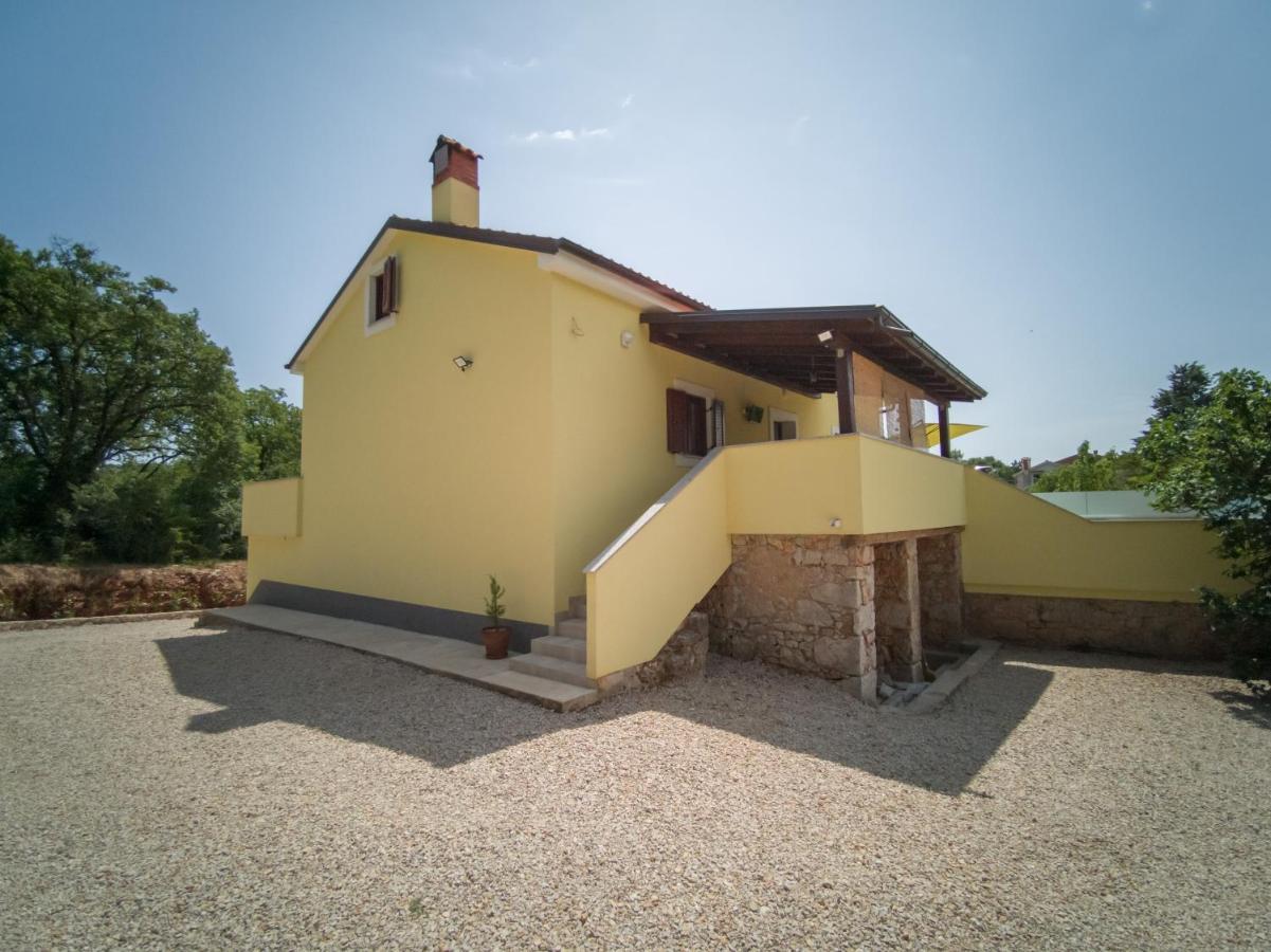 Holiday House Tos-Vila With Heated Pool Vrbnik  Eksteriør billede