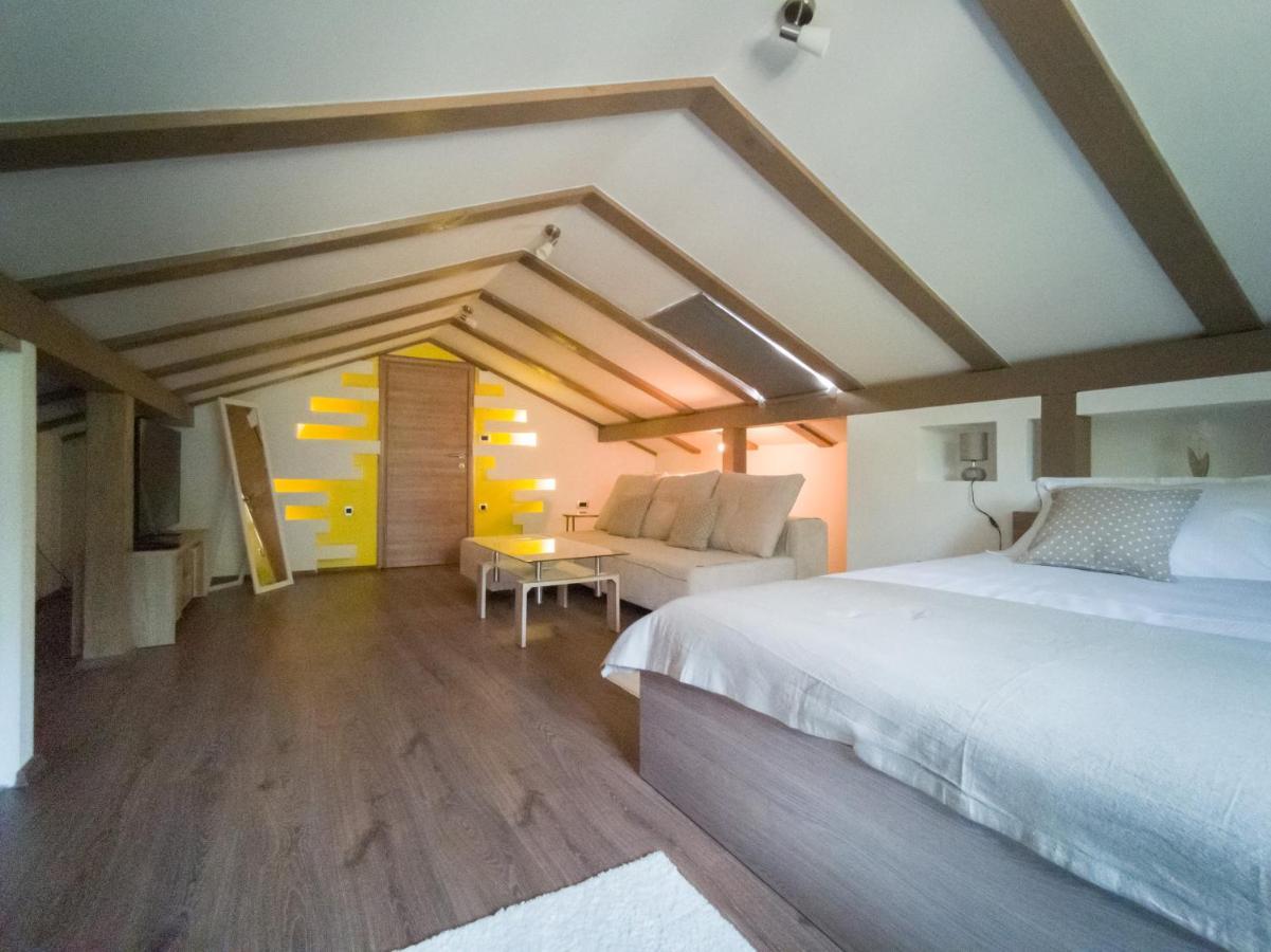 Holiday House Tos-Vila With Heated Pool Vrbnik  Eksteriør billede